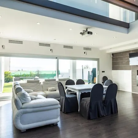 Casa Vista Alegre Villa